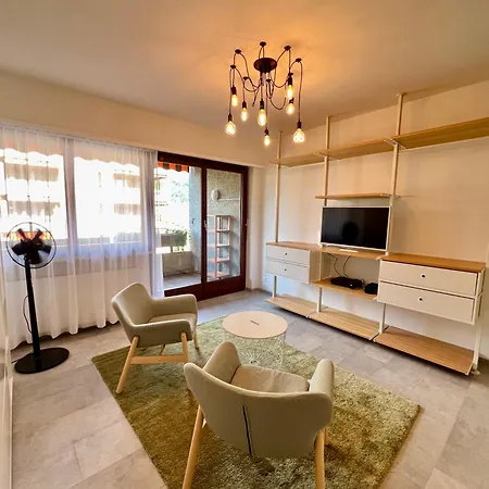 Serenity - Close To The Апартаменти